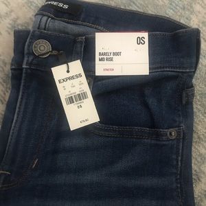 Express Barely Boot Mid Rise Jean Sz. 0 short